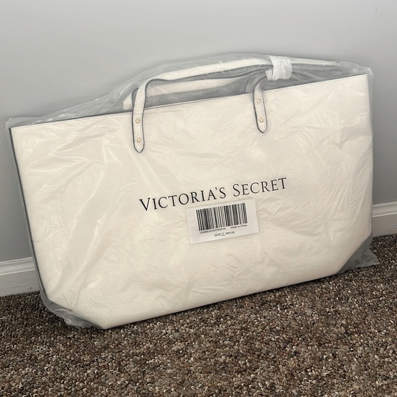 Victoria Secret Set Tote Bag! - Picture 2 of 5
